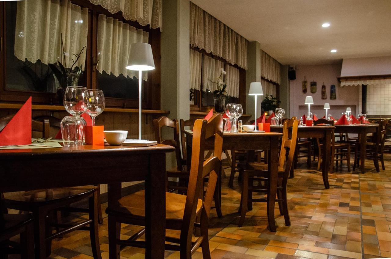 Al Fogolar Rooms & Osteria With Saunaland Tolmezzo Exteriör bild